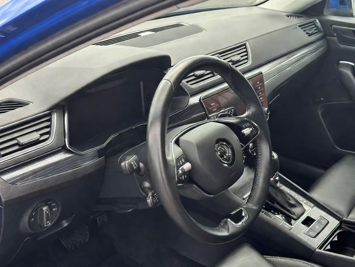 2020 Škoda SUPERB - 12