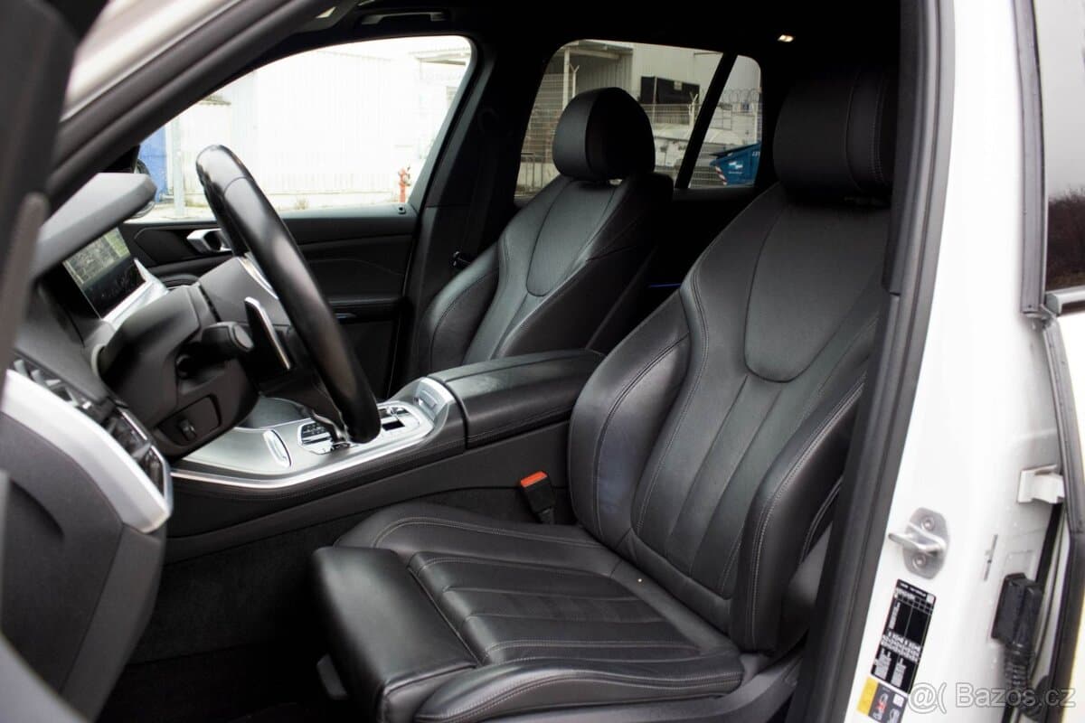 2020 BMW X5 - 12