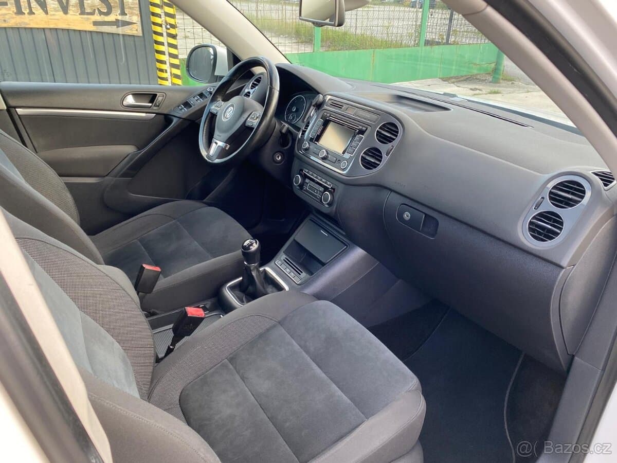 2012 Volkswagen TIGUAN - 12