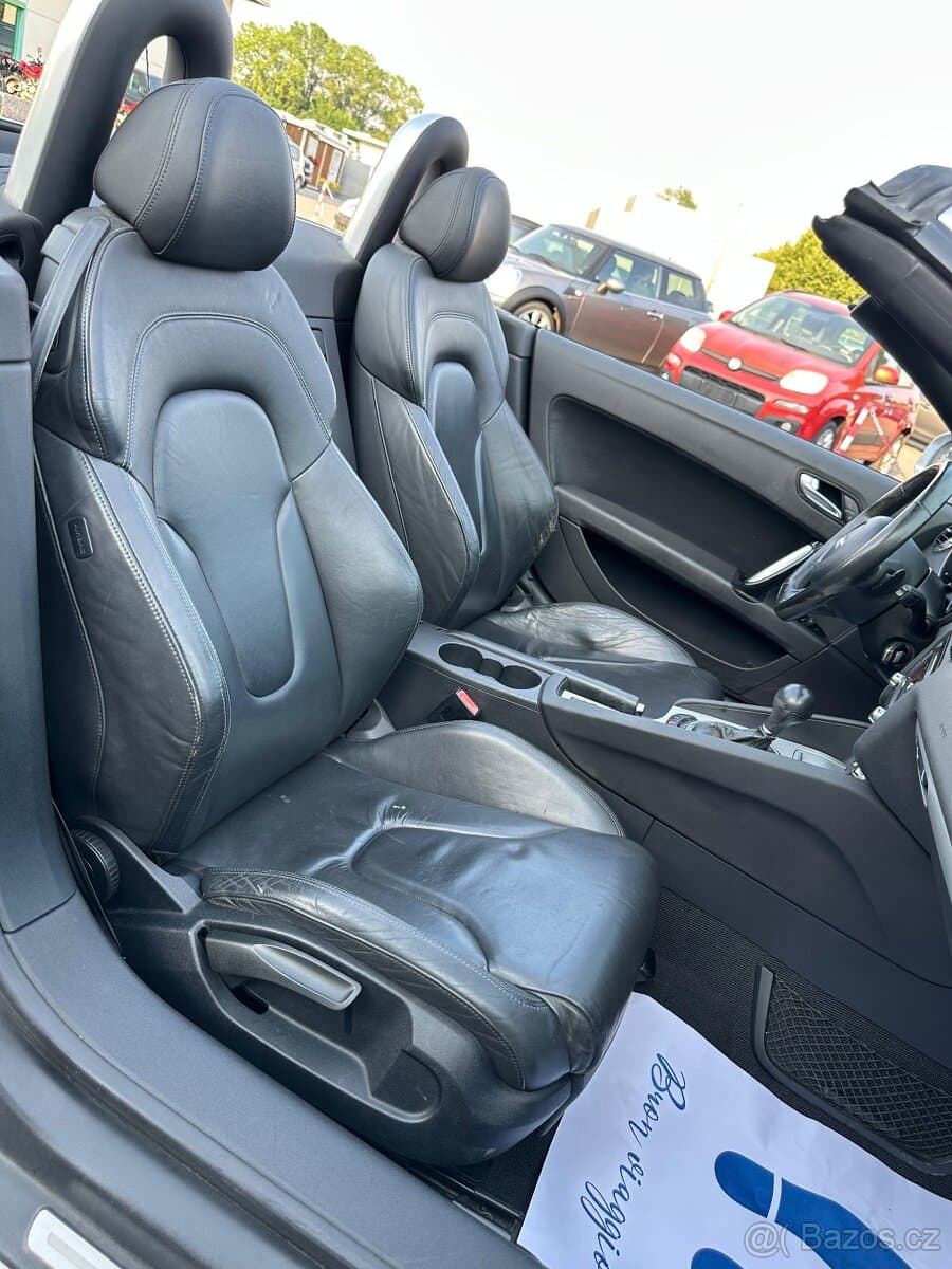 2008 Audi TT - 12