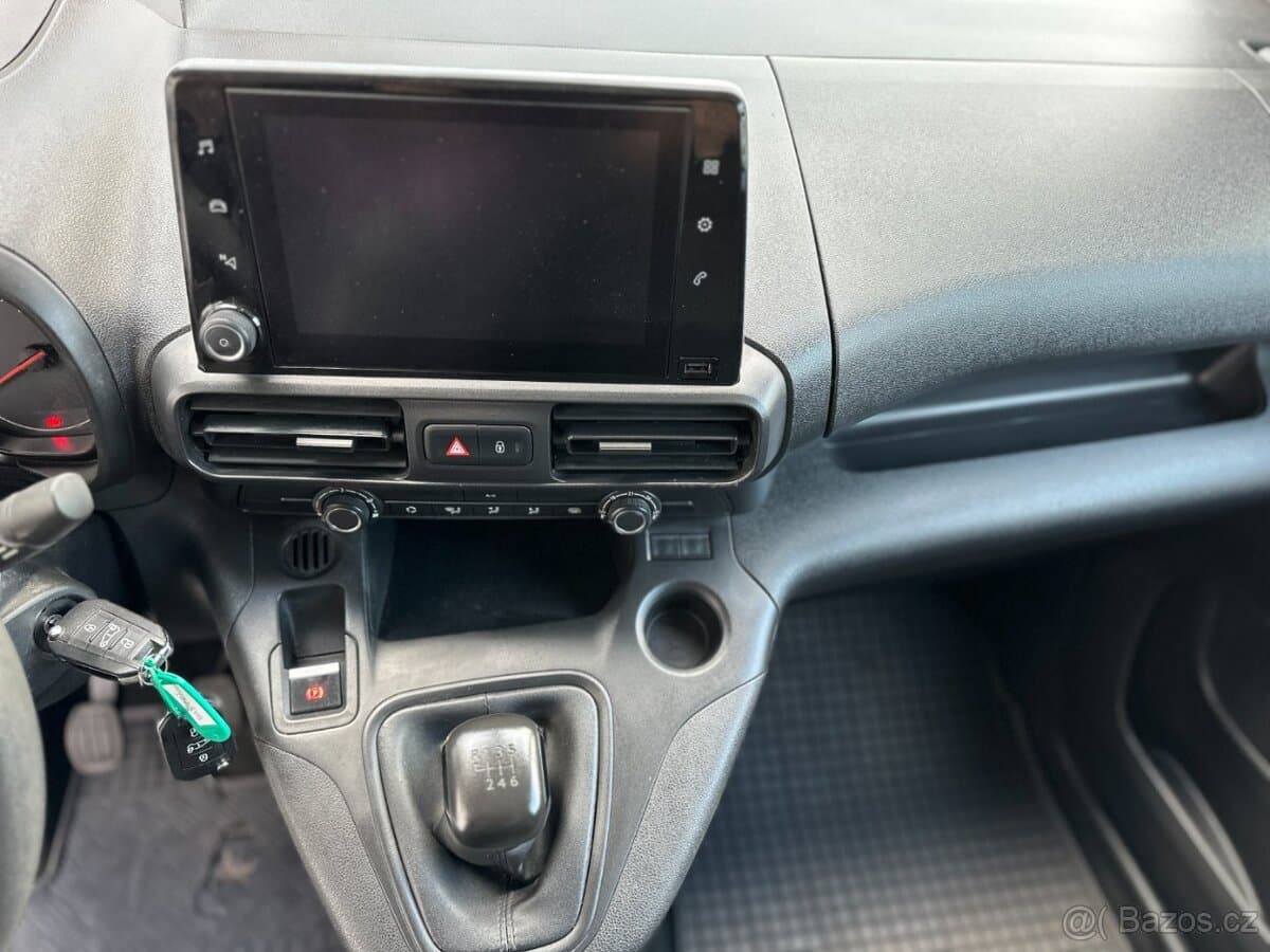 2022 Opel COMBO - 12