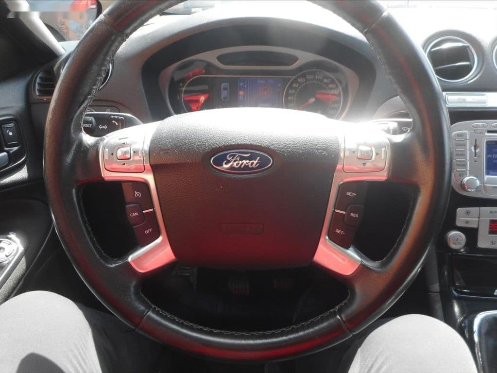2010 Ford S-MAX - 12