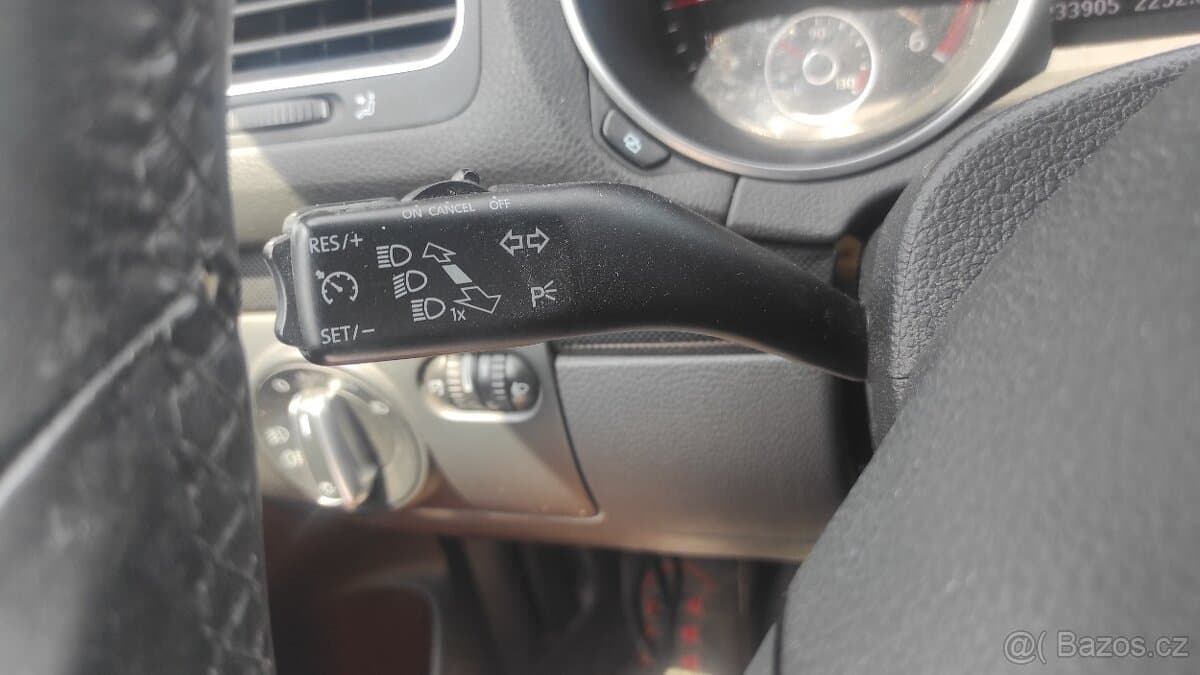 2011 Volkswagen GOLF - 12