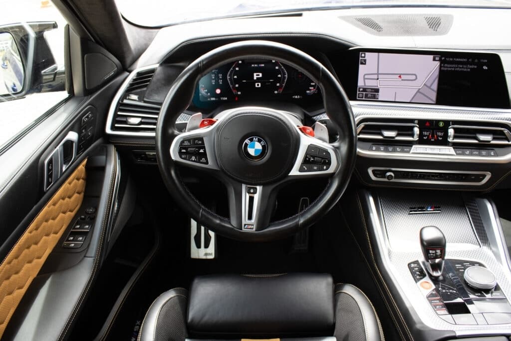 2021 BMW X6 - 12