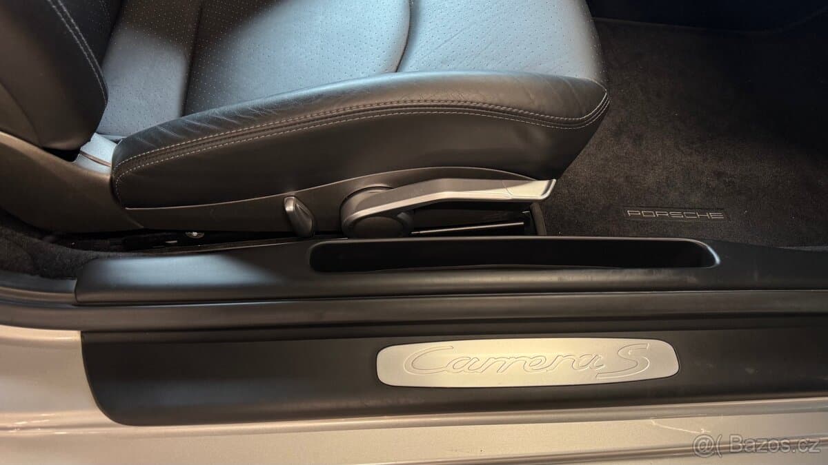 2005 Porsche 911 - 12