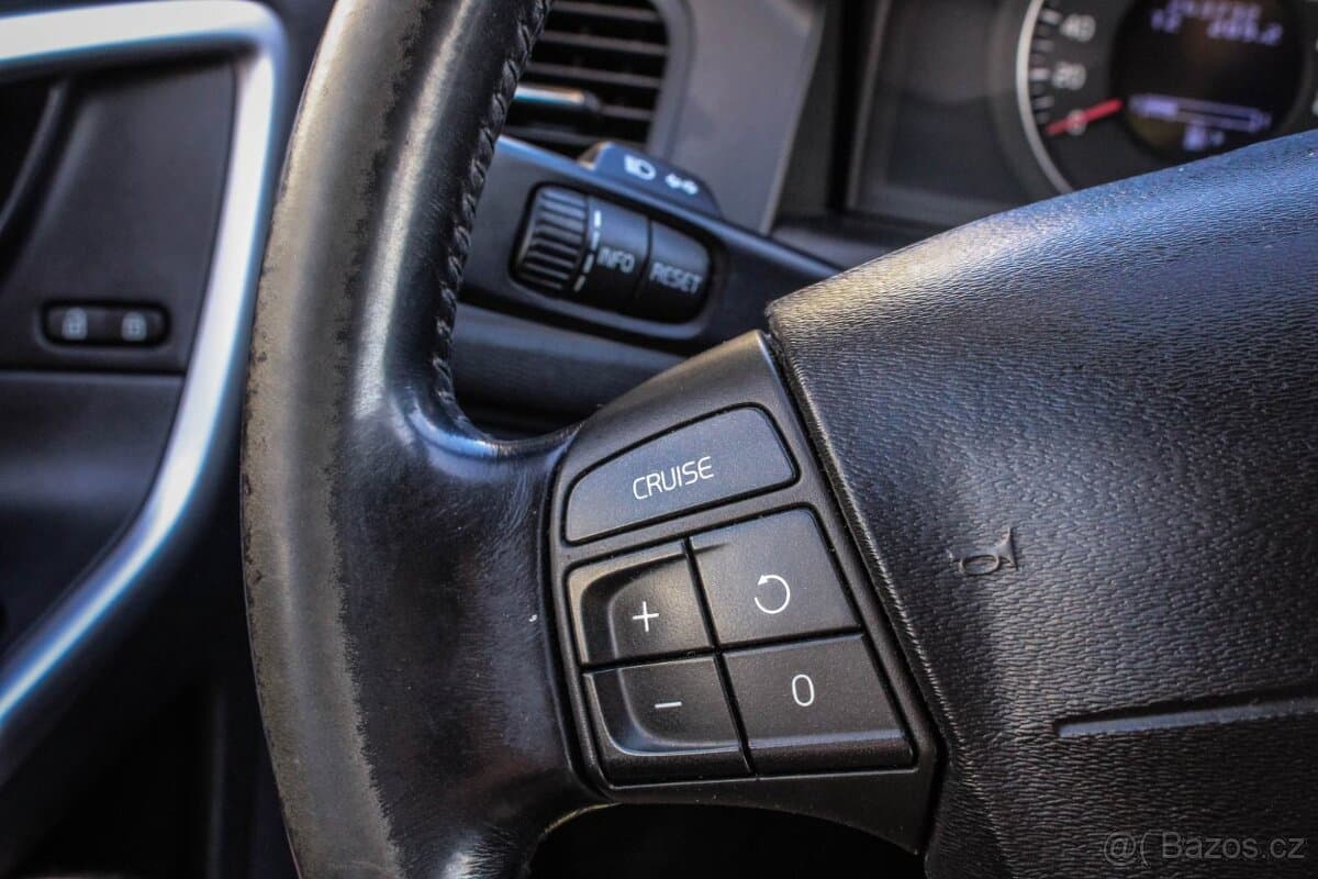 2009 Volvo XC60 - 12