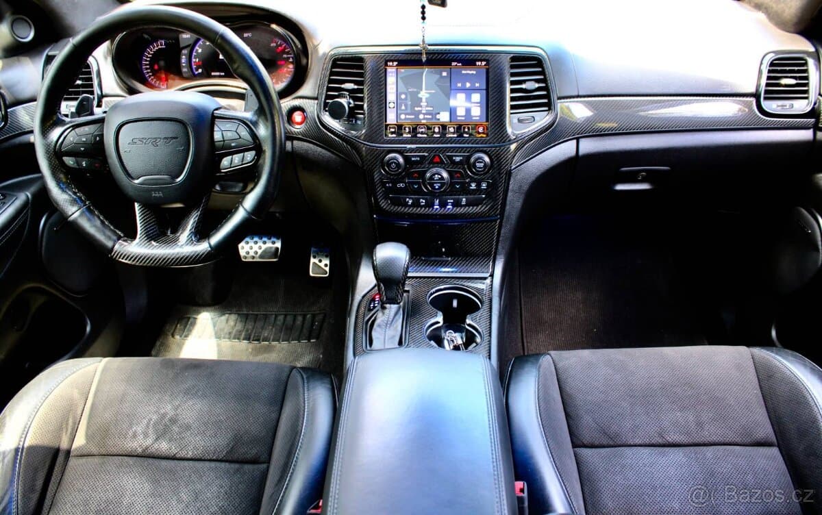 2019 Jeep CHEROKEE - 12