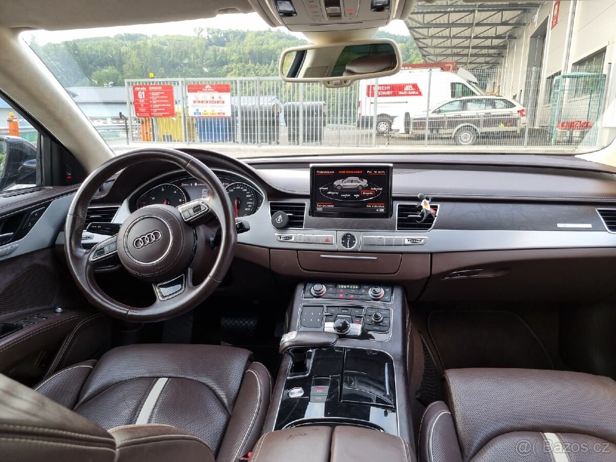2013 Audi A8 - 12