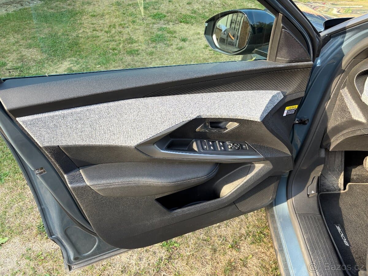 2025 Peugeot 3008 - 12
