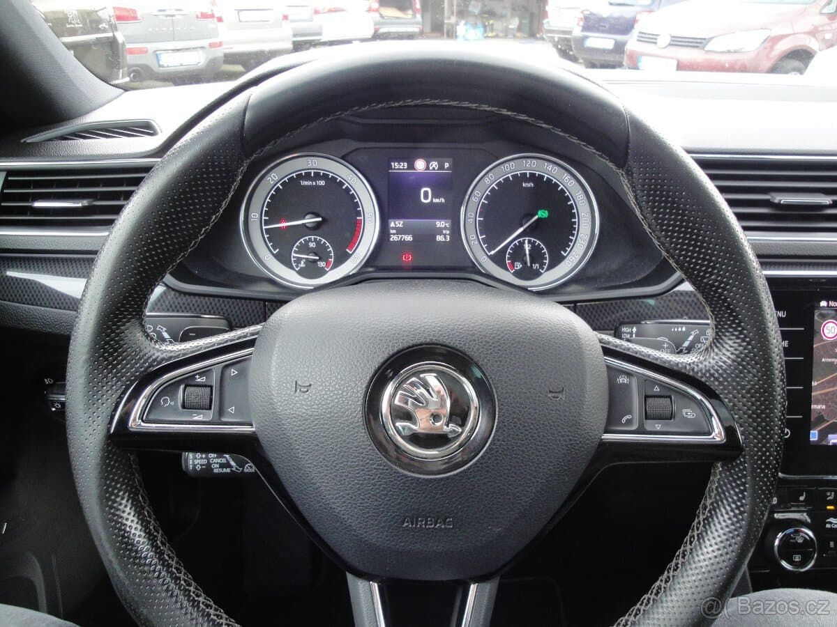 2018 Škoda SUPERB - 12