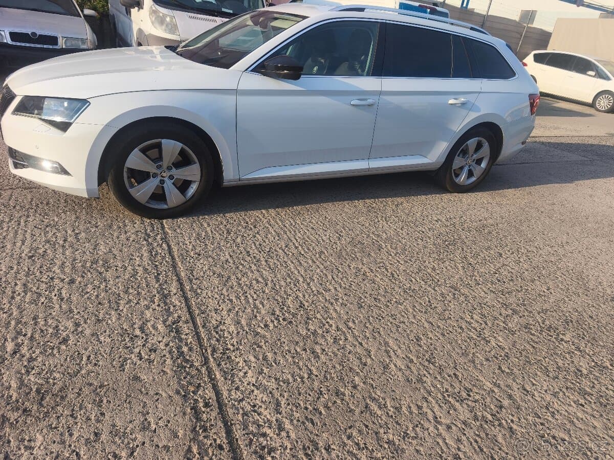 2019 Škoda SUPERB - 12
