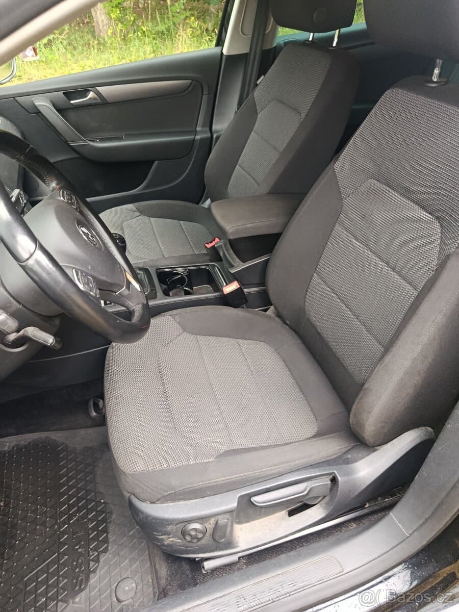 2015 Volkswagen PASSAT - 12