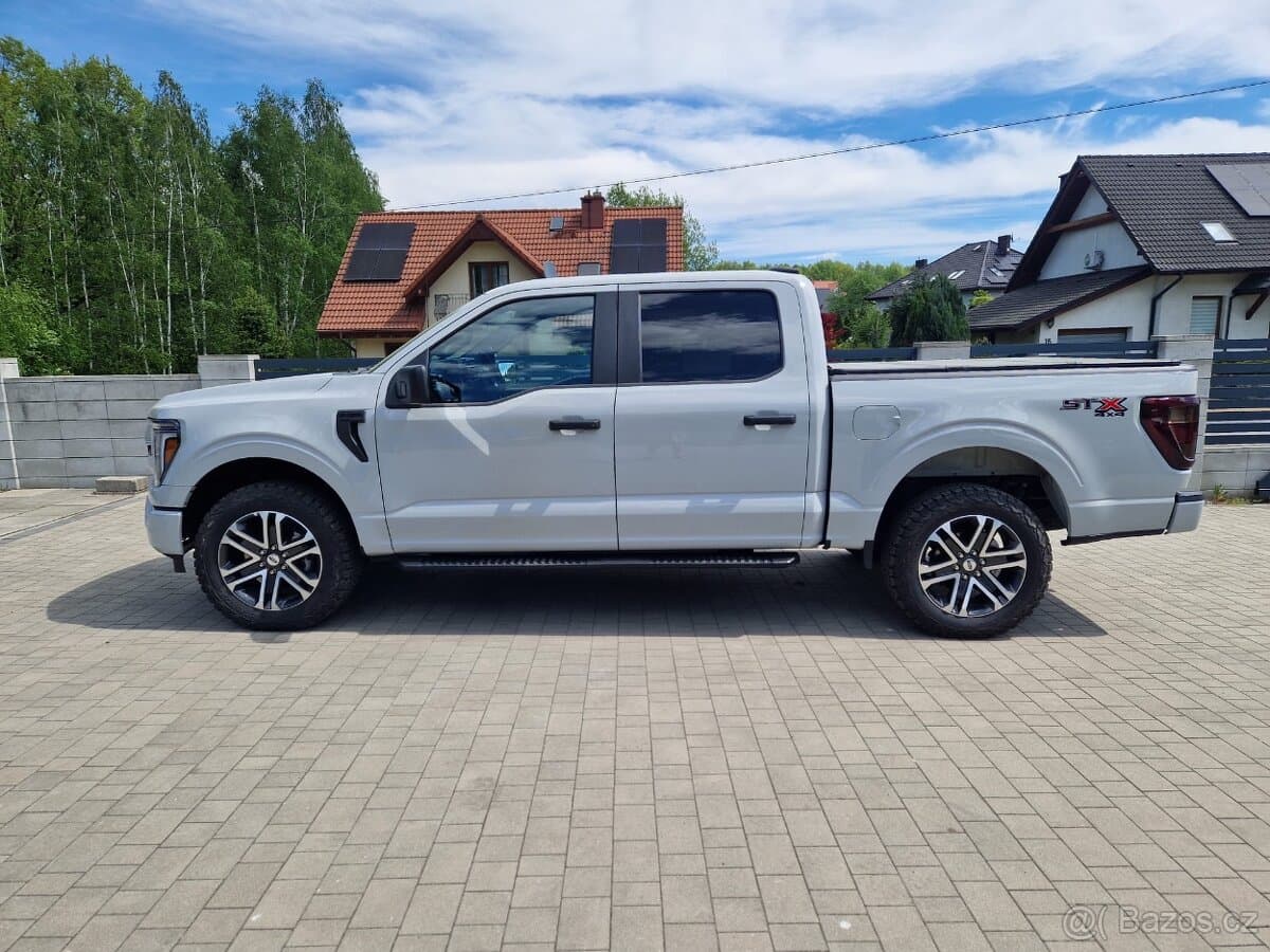 2023 Ford F-150 - 12