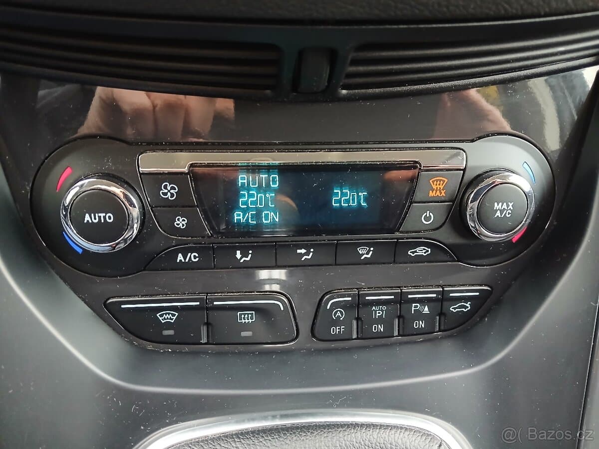 2016 Ford KUGA - 12