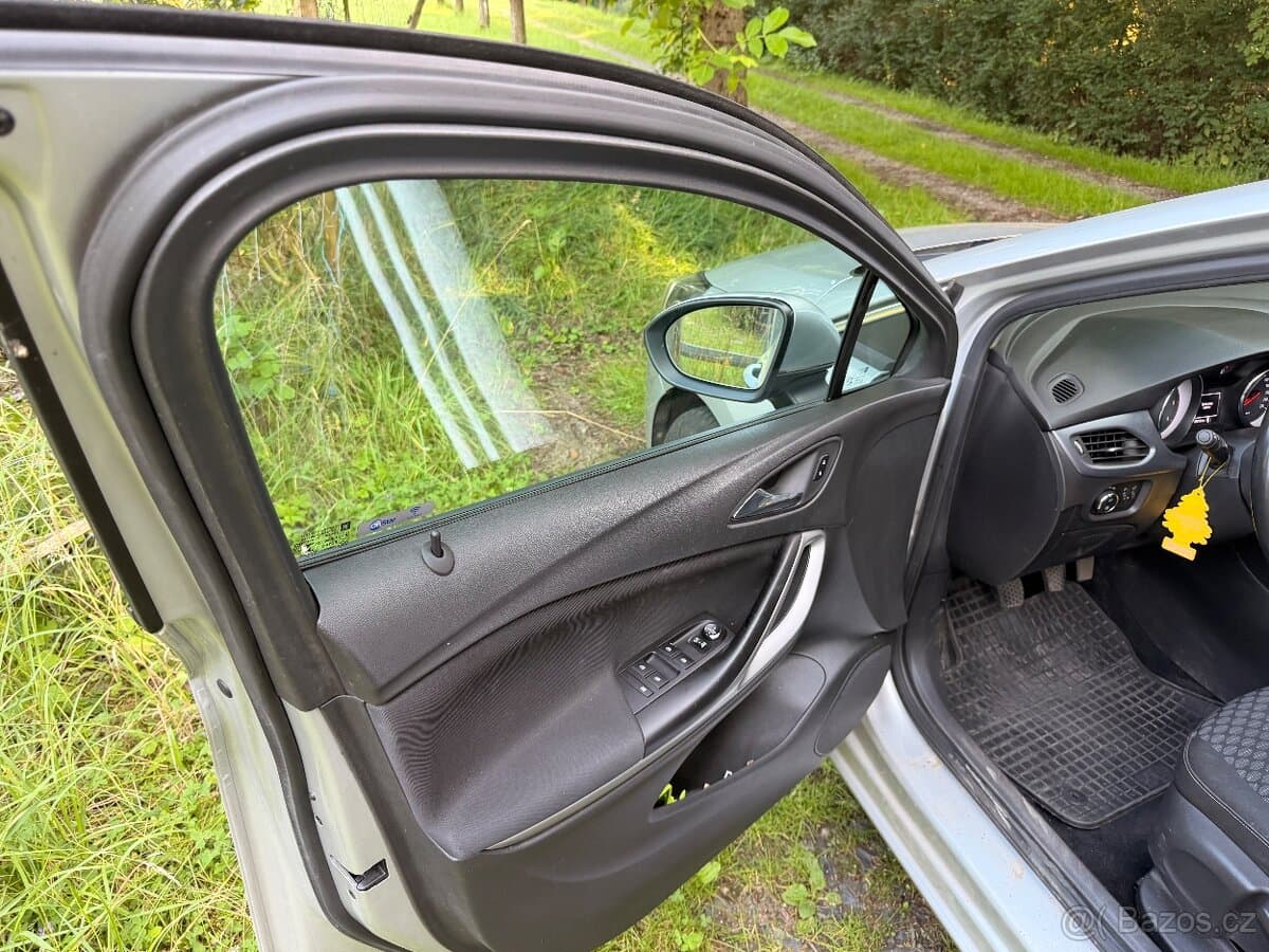 Opel ASTRA - 12