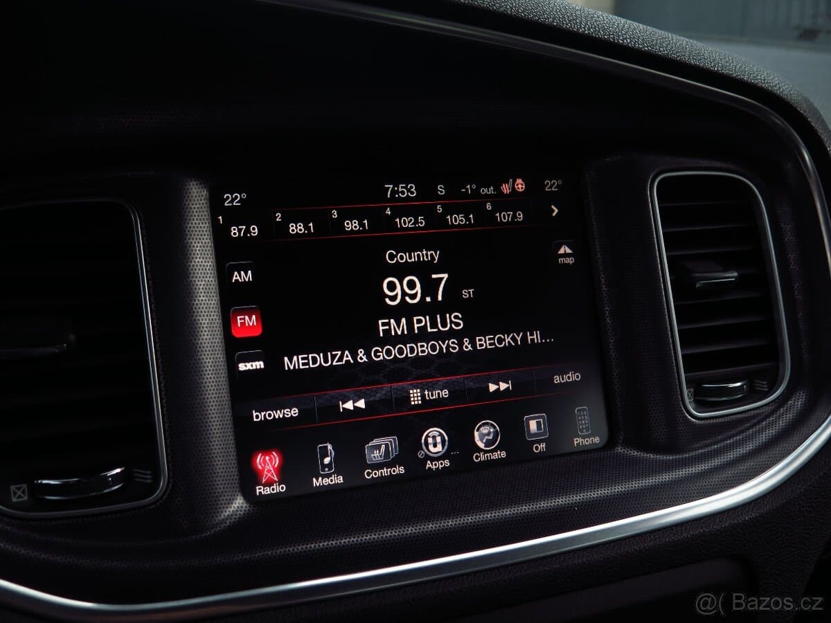 2016 Dodge CHARGER - 12