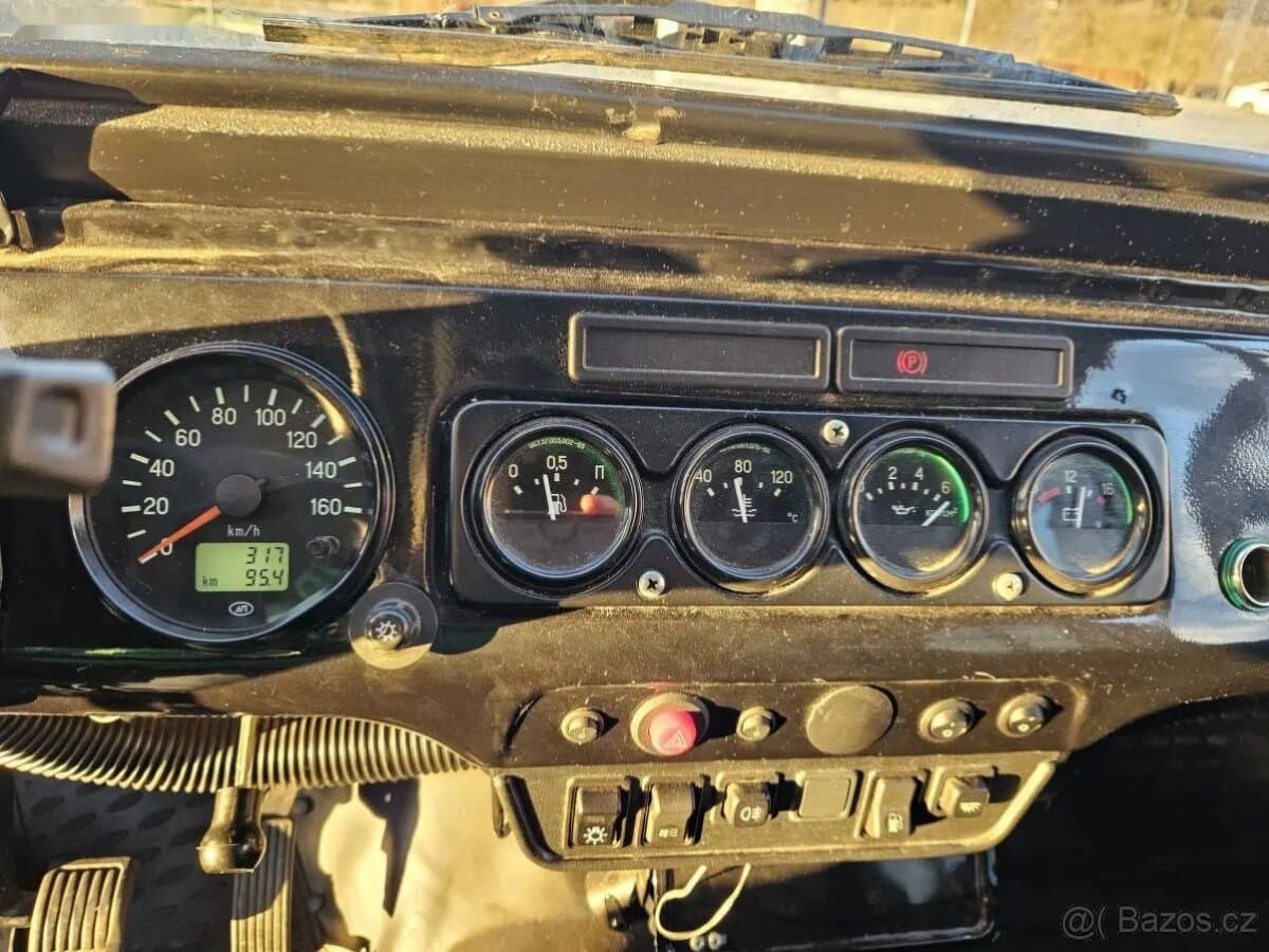 2016 UAZ HUNTER - 12