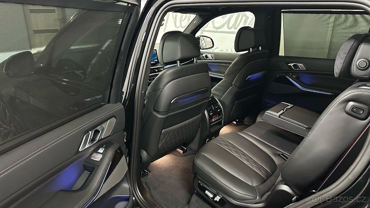 2025 BMW X7 - 12