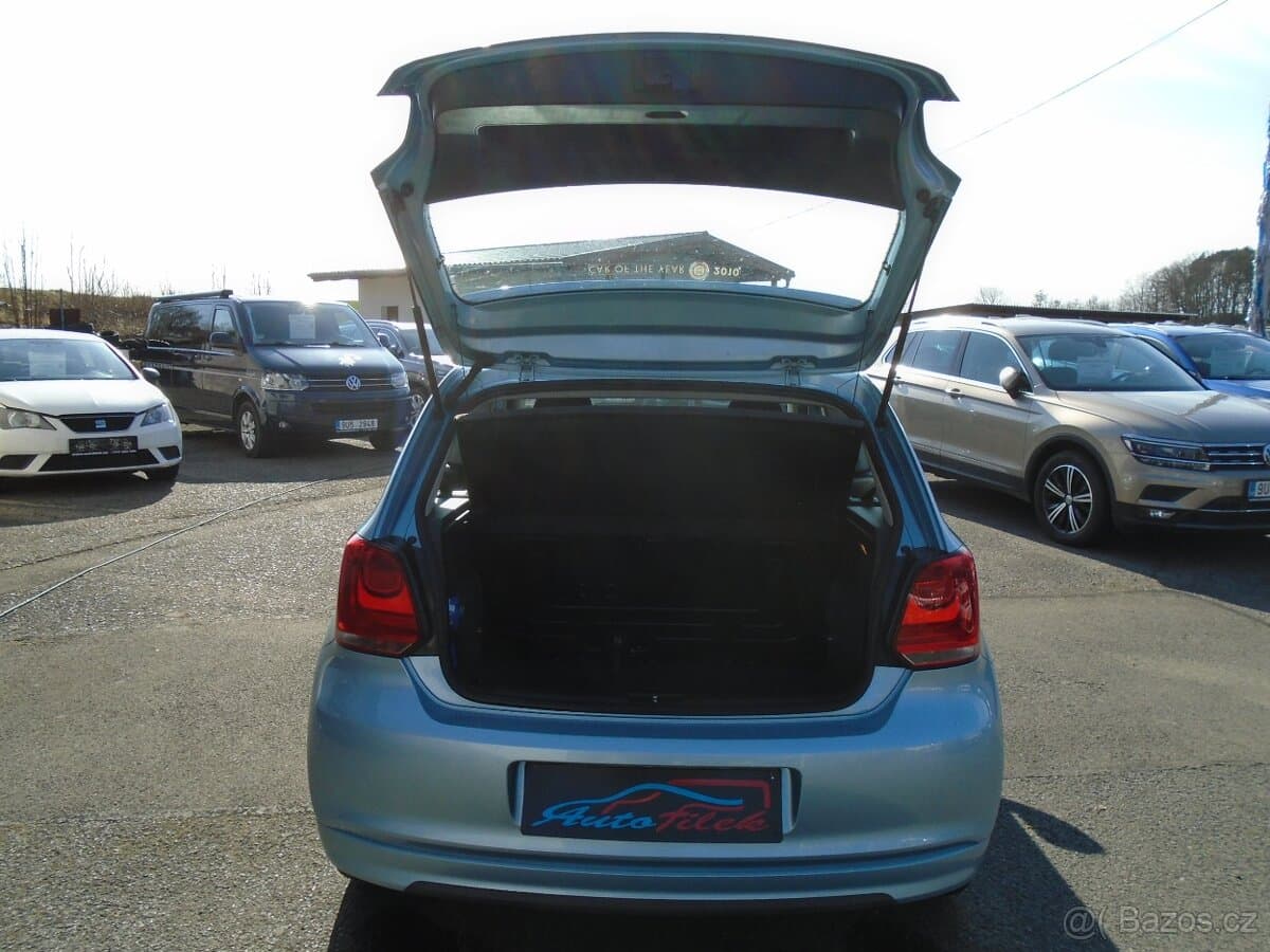 2011 Volkswagen POLO - 12