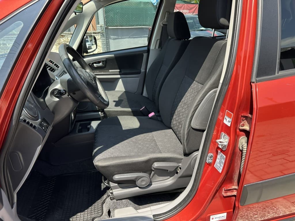 2011 Suzuki SX4 - 12