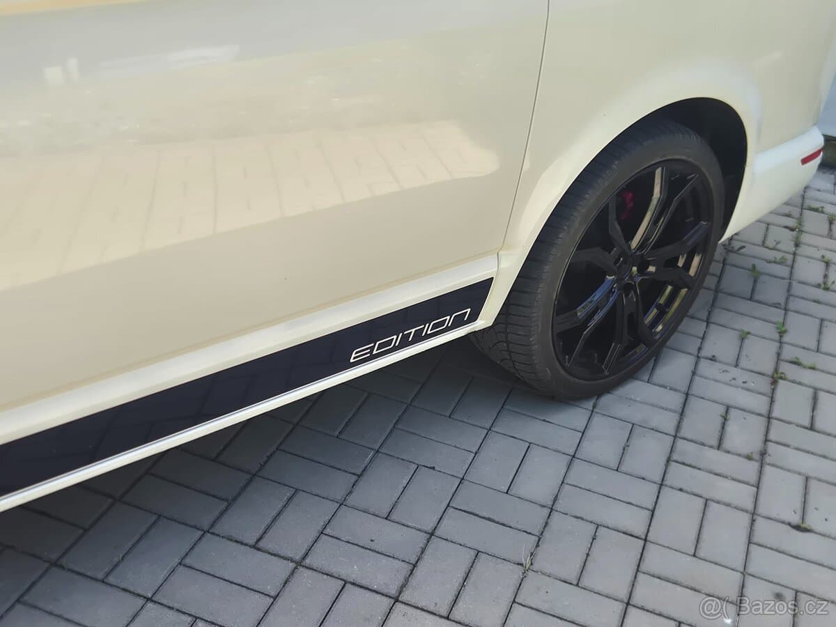 2017 Volkswagen MULTIVAN - 12