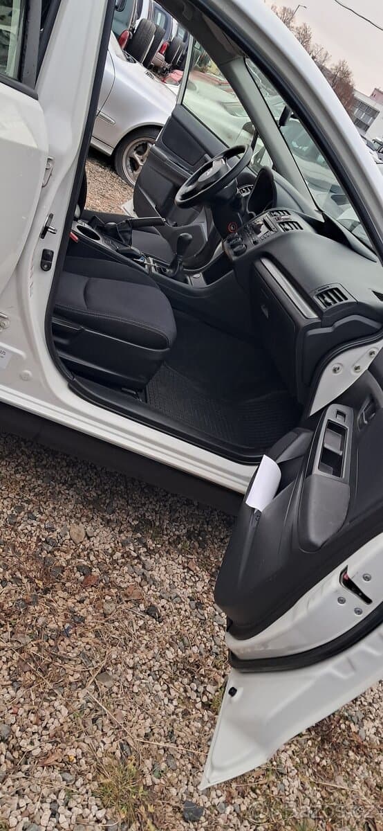 2015 Subaru XV - 12