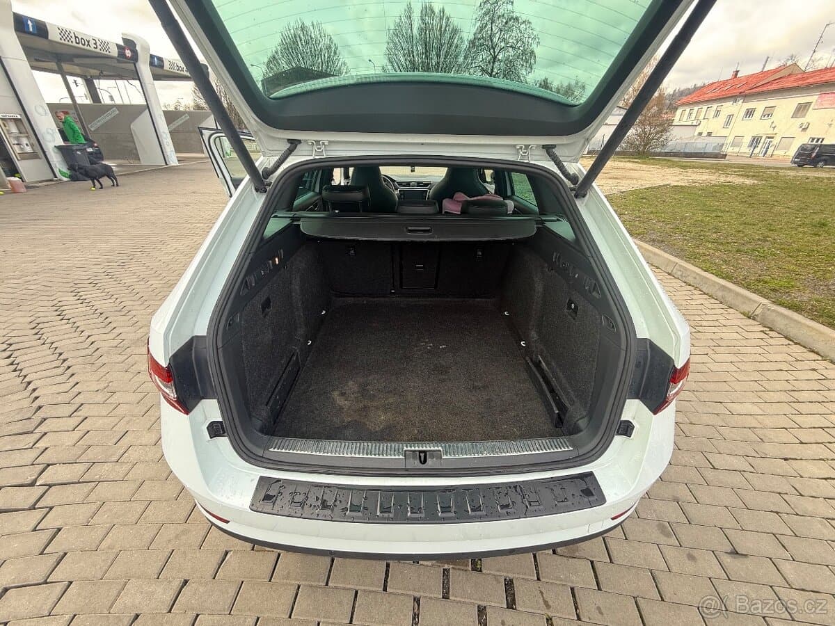 2018 Škoda SUPERB - 12