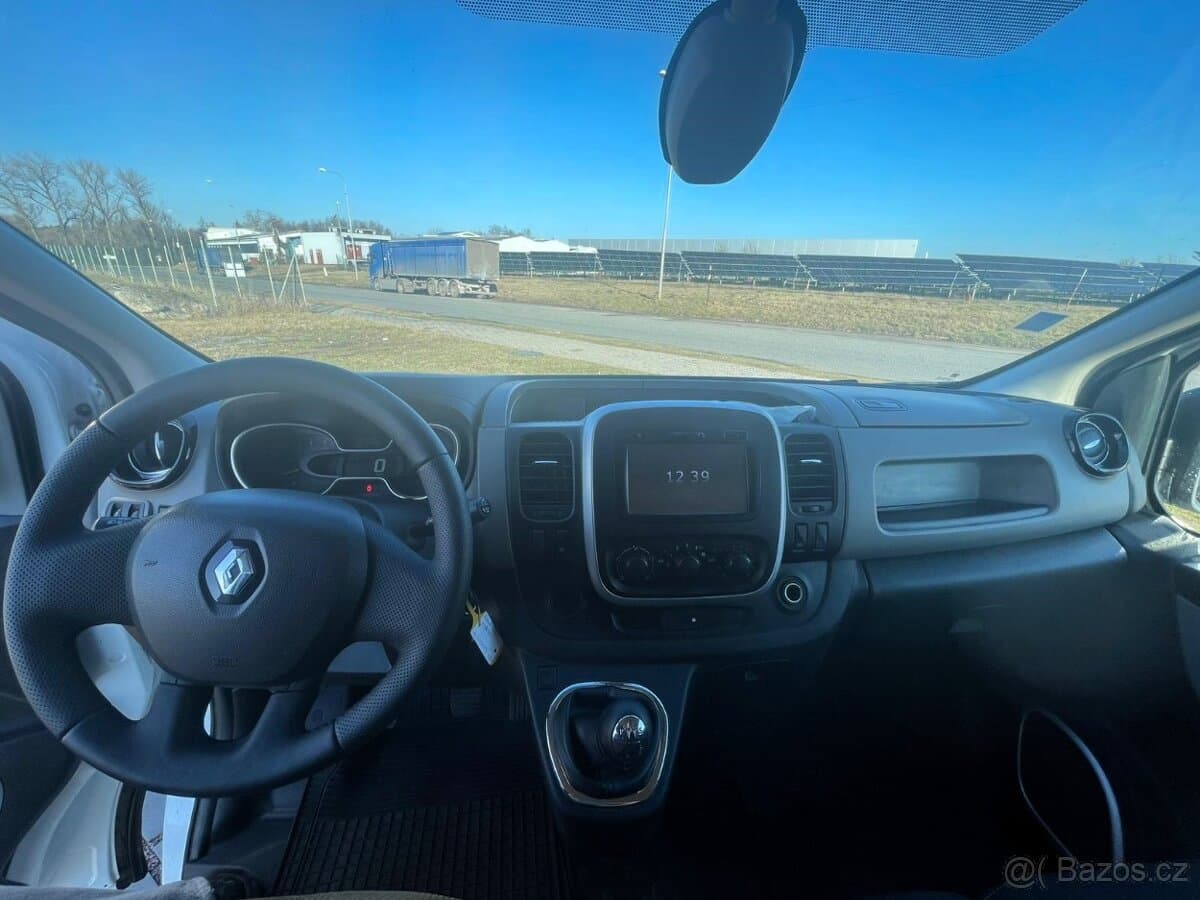 2015 Renault TRAFIC - 12