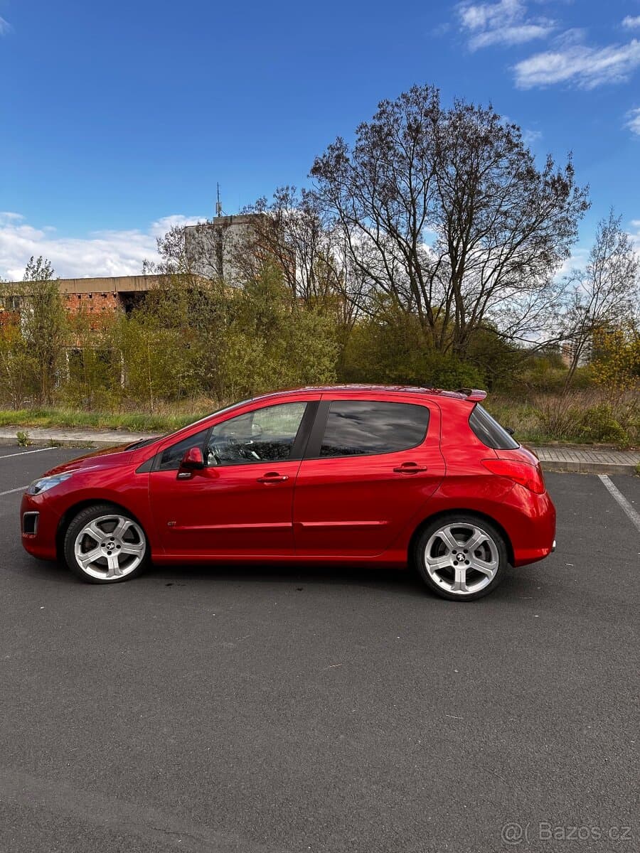 2011 Peugeot 308 - 12