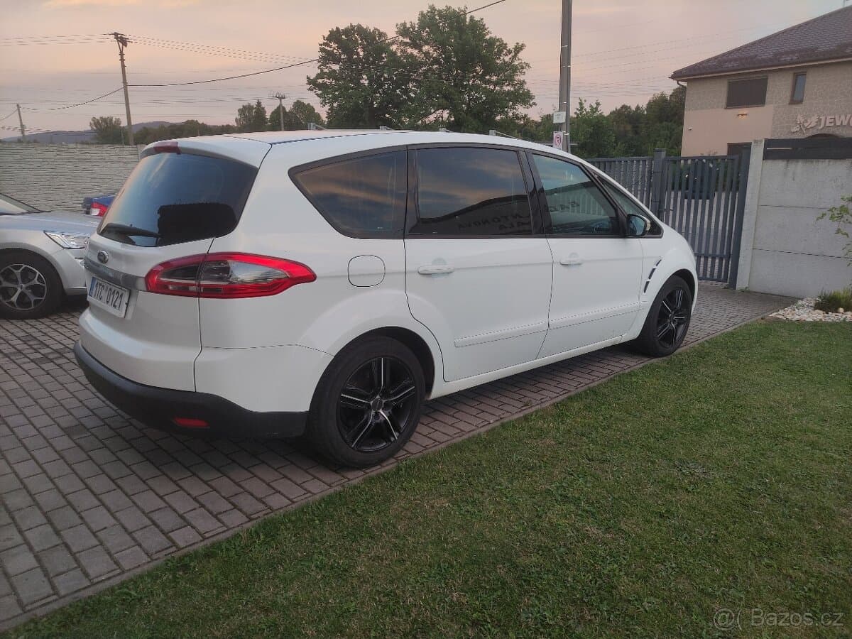 Ford S-MAX - 12