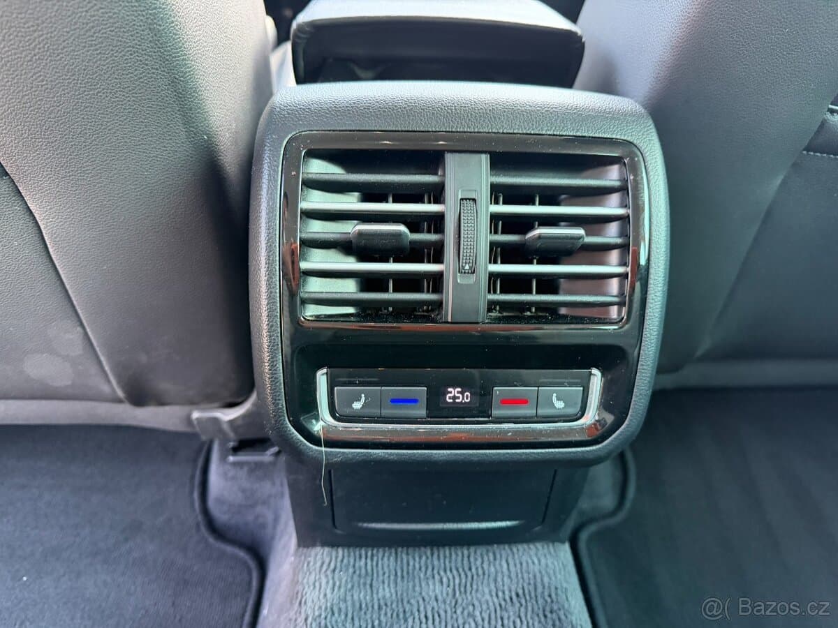 2015 Volkswagen PASSAT - 12