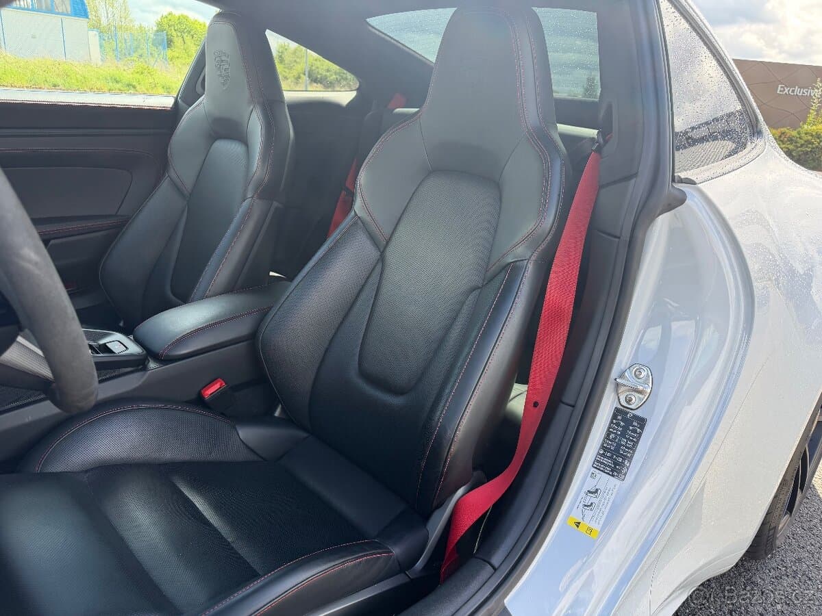 2023 Porsche 911 - 12