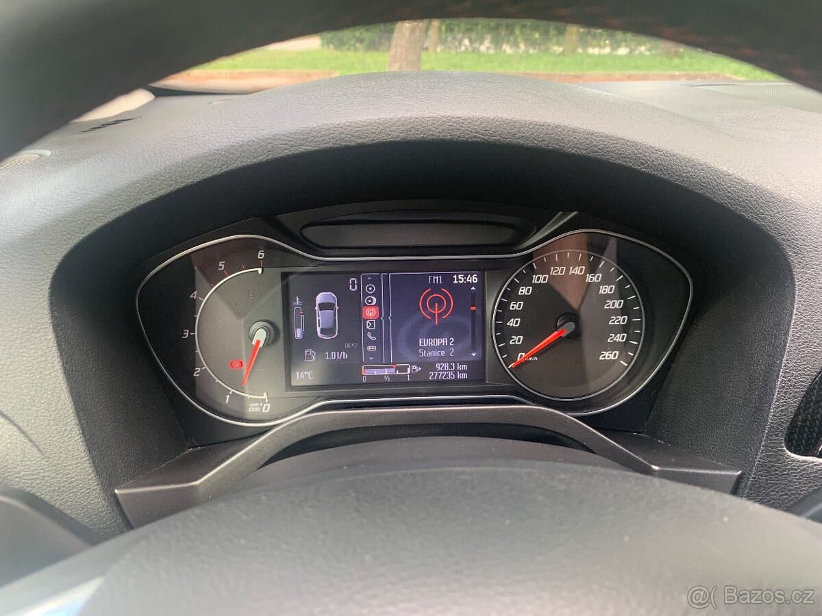 2011 Ford S-MAX - 12