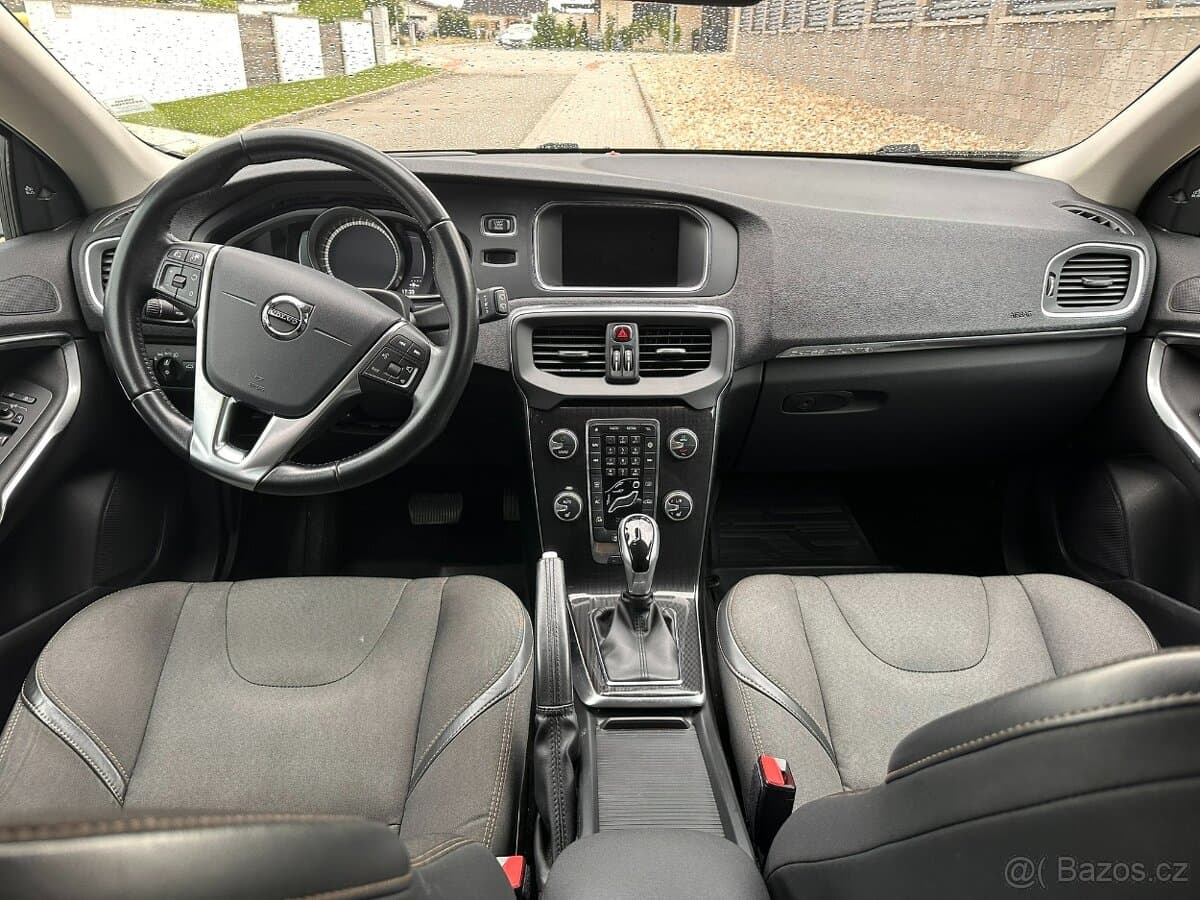 2016 Volvo V40 - 12