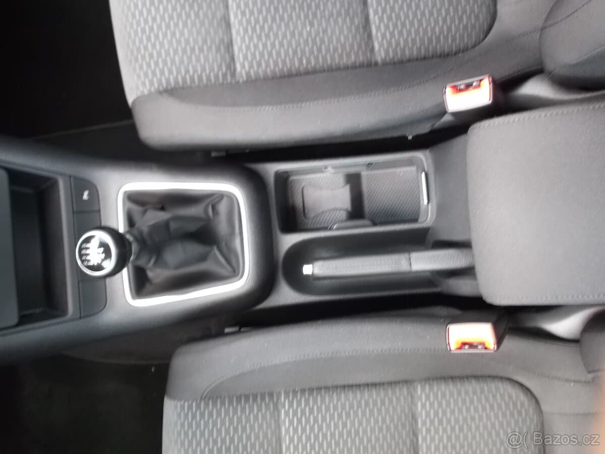 2010 Volkswagen GOLF - 12