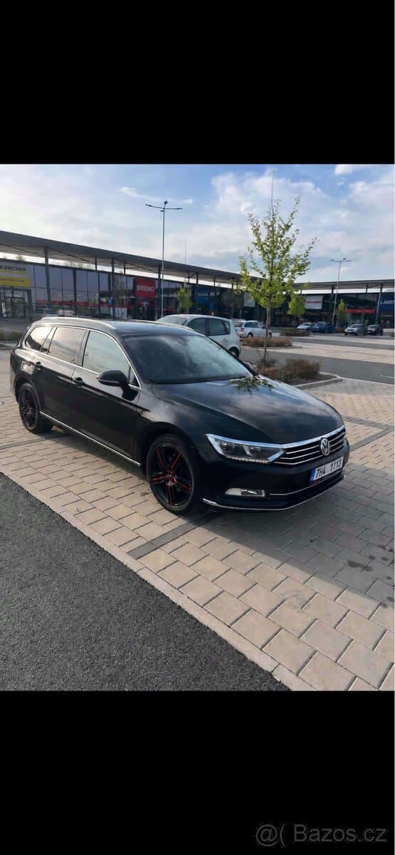 2018 Volkswagen PASSAT - 12