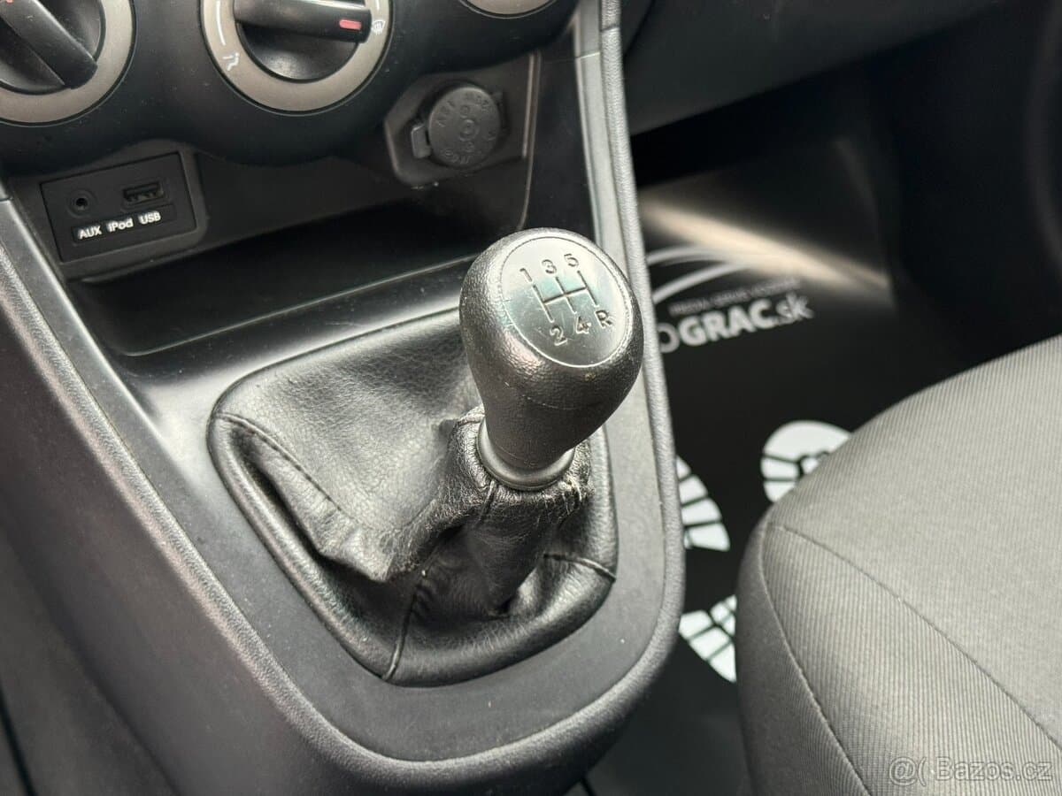 2012 Hyundai i10 - 12