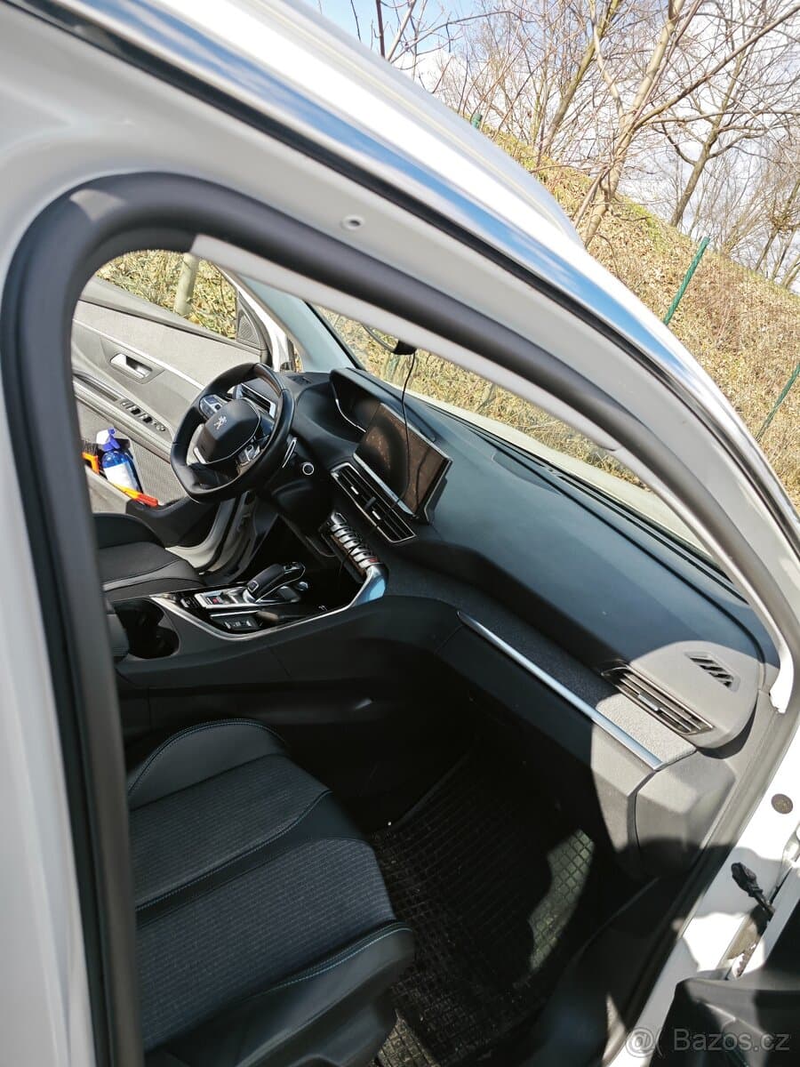 2021 Peugeot 5008 - 12