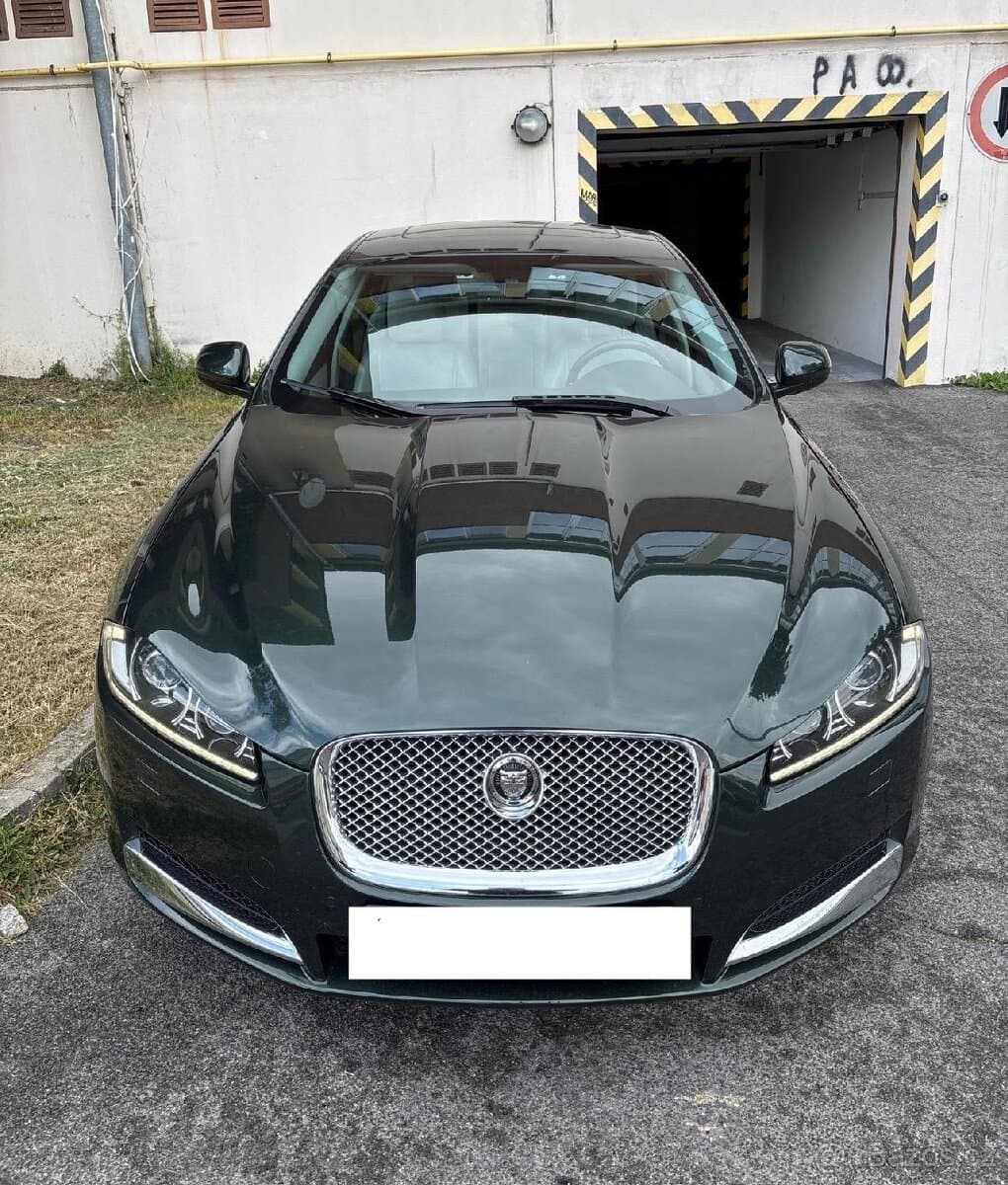 Jaguar XF - 12