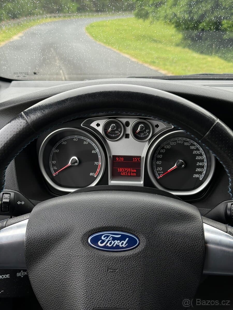 2011 Ford FOCUS - 12