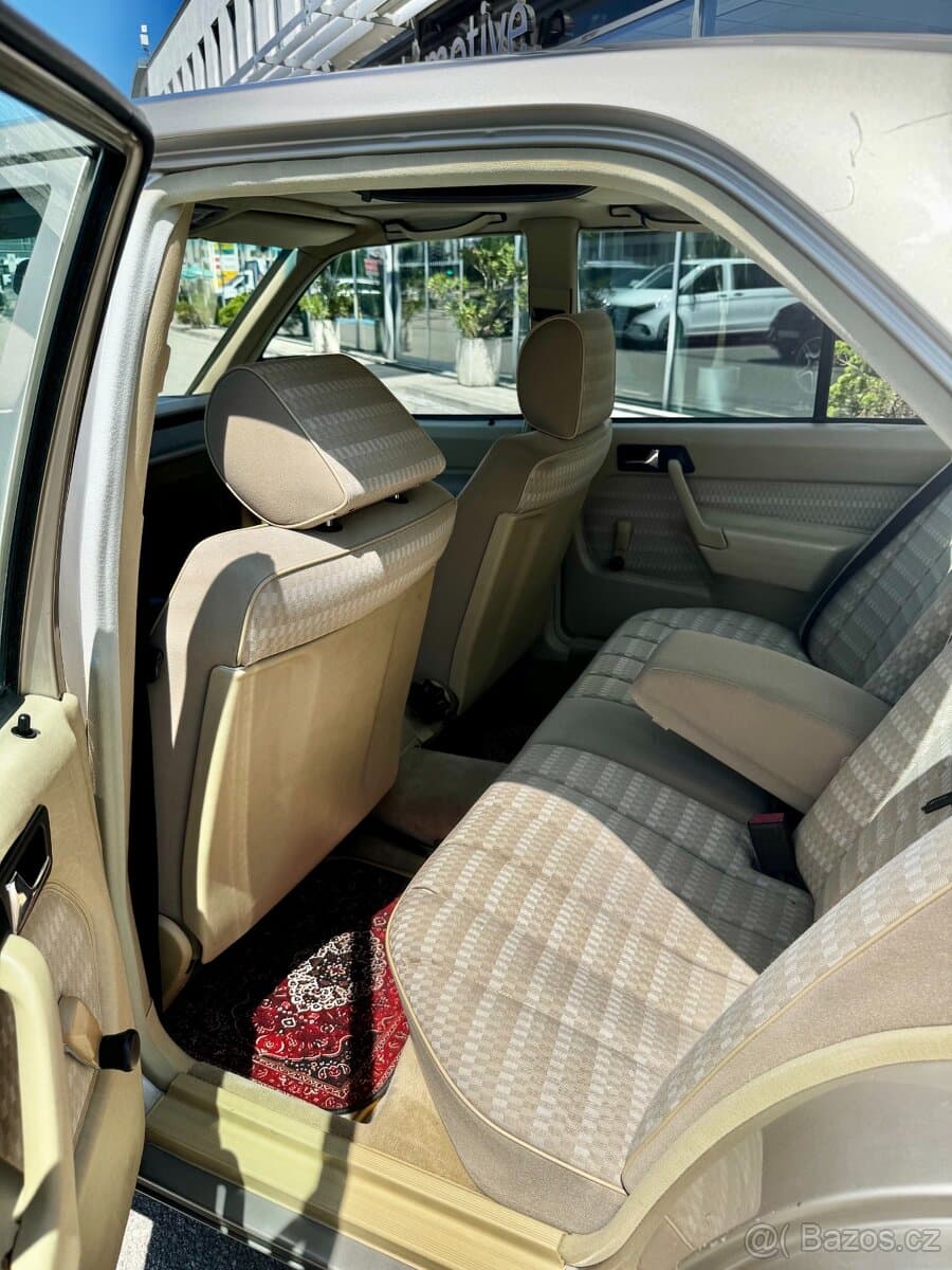 1988 Mercedes-Benz 190 - 12