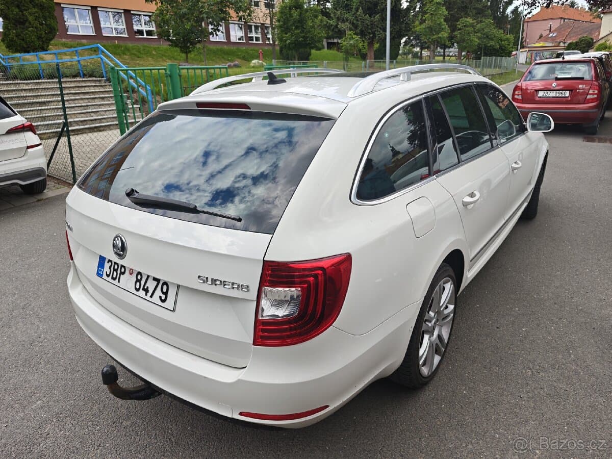 2013 Škoda SUPERB - 12