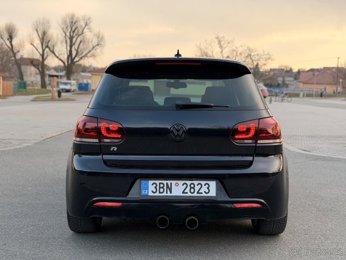 2010 Volkswagen GOLF - 12