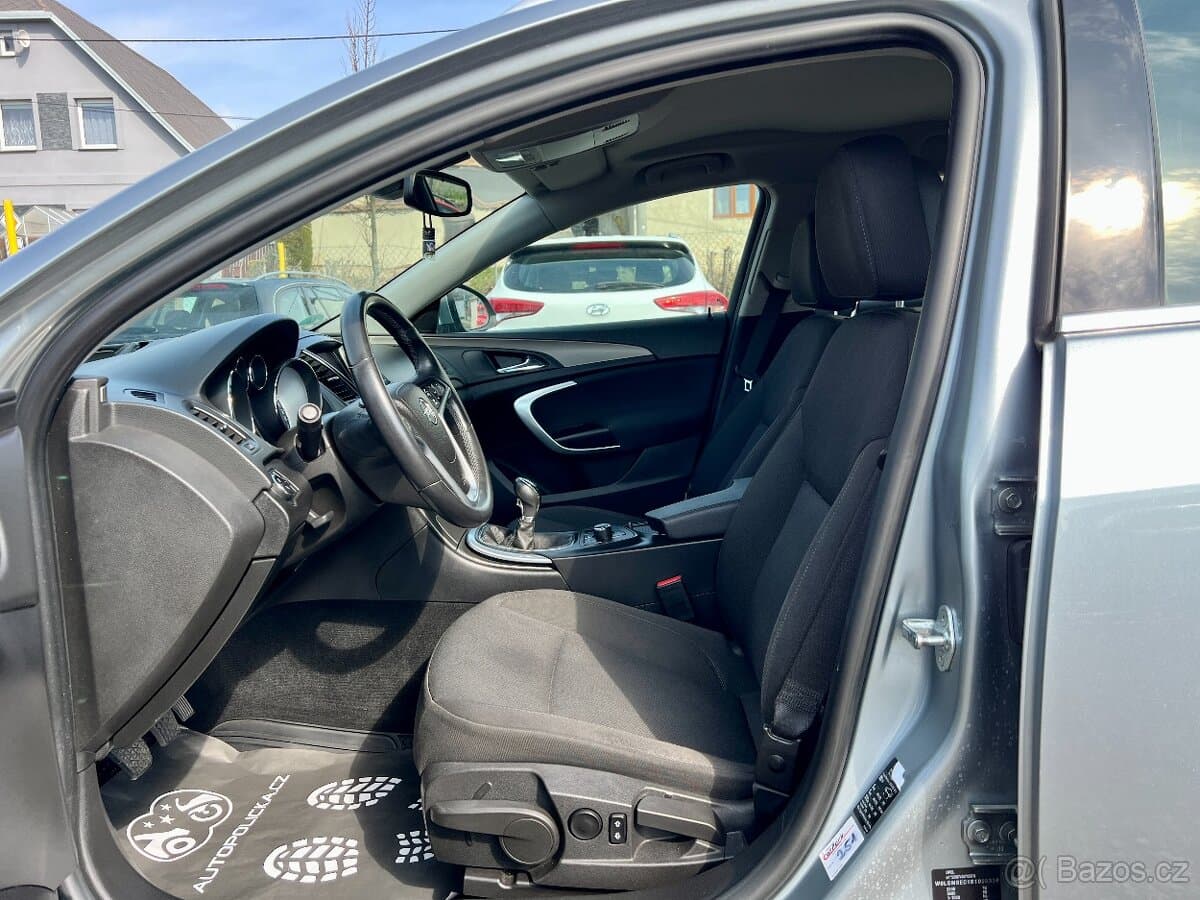 2010 Opel INSIGNIA - 12