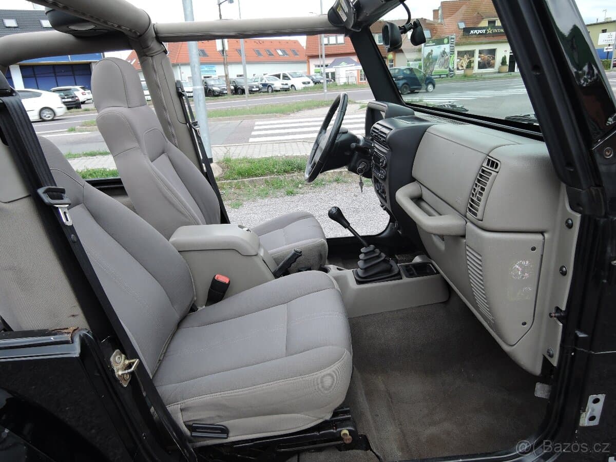2003 Jeep WRANGLER - 12