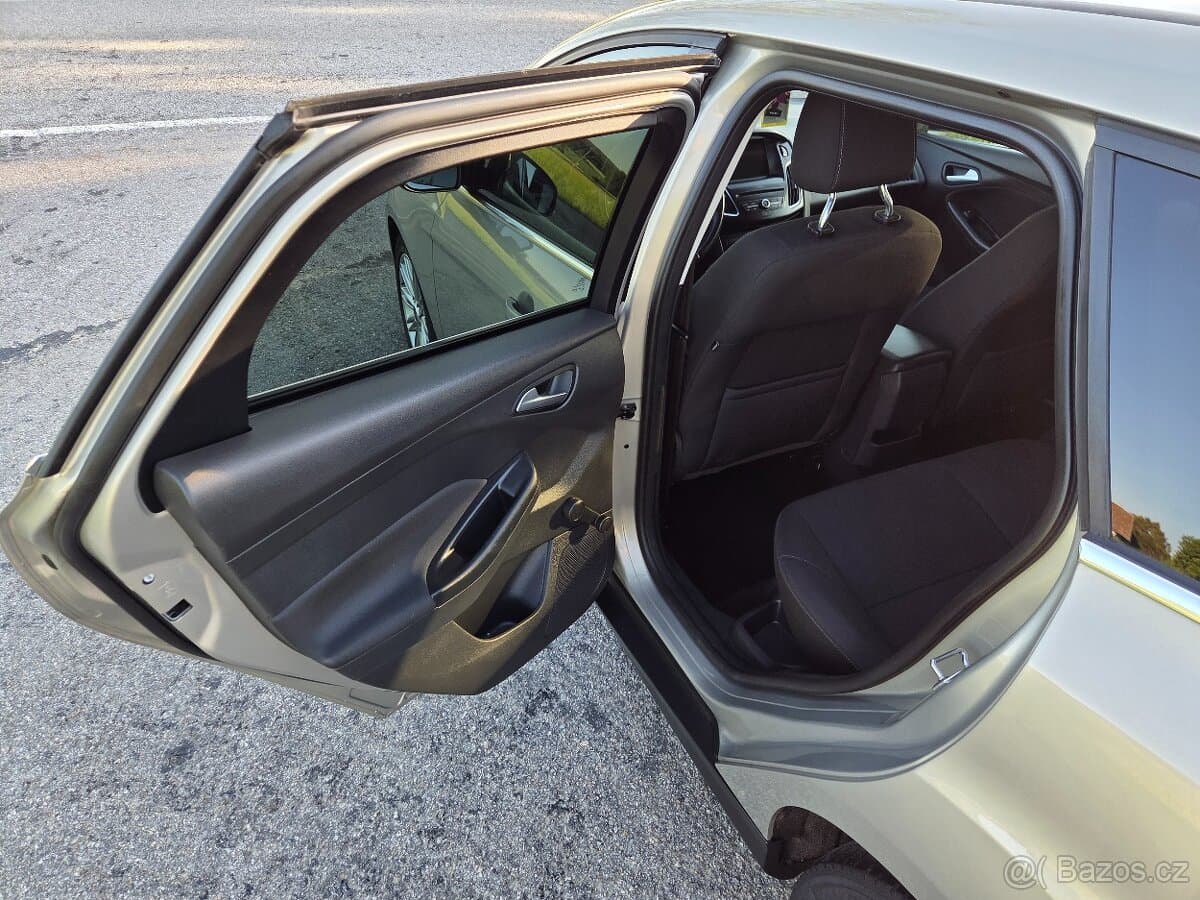 2017 Ford FOCUS - 12