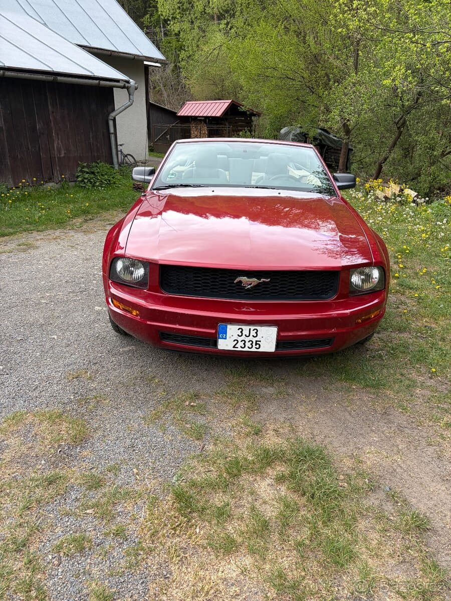 2007 Ford MUSTANG - 12