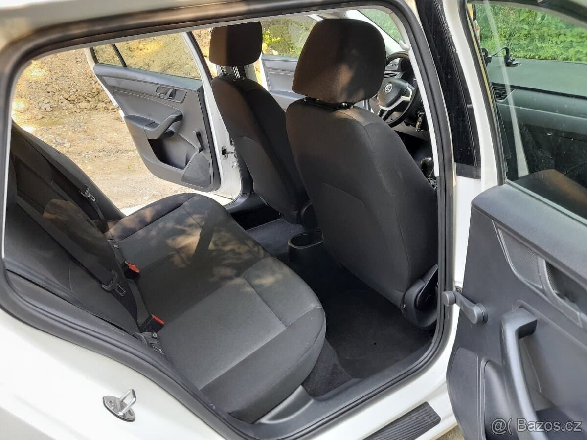 2015 Škoda RAPID - 12