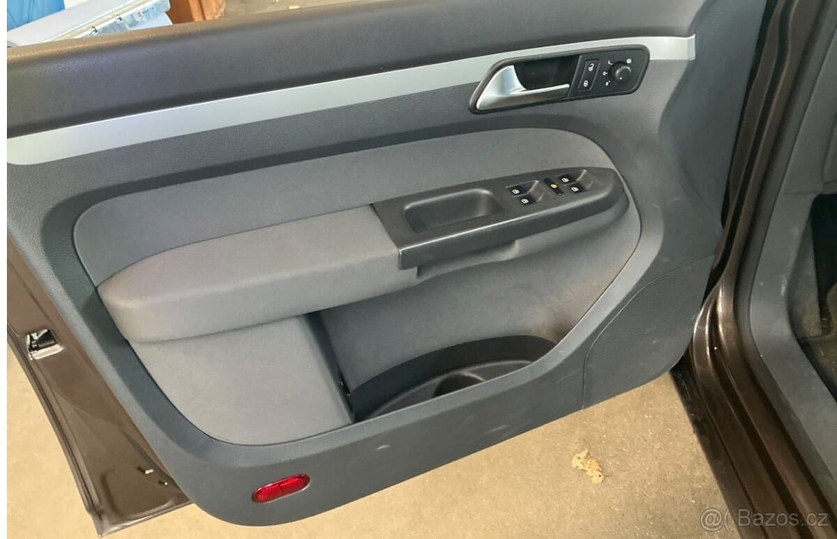 2011 Volkswagen TOURAN - 12