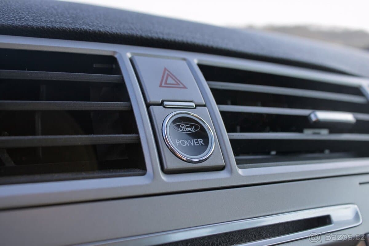 2012 Ford KUGA - 12